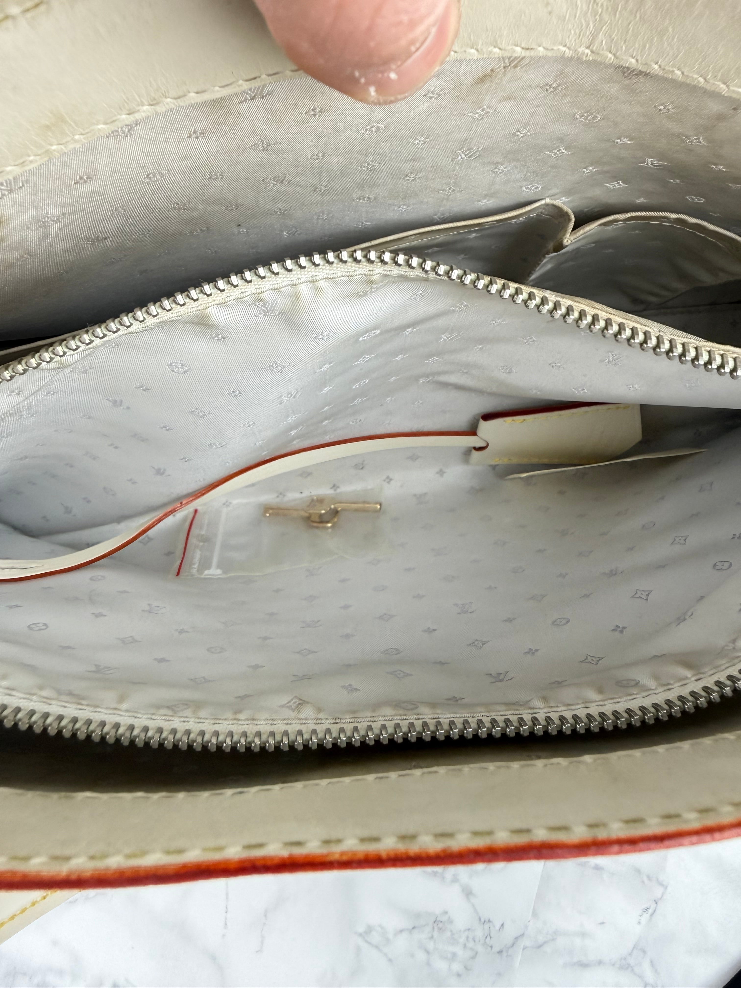 Louis Vuitton authentic bag ✅