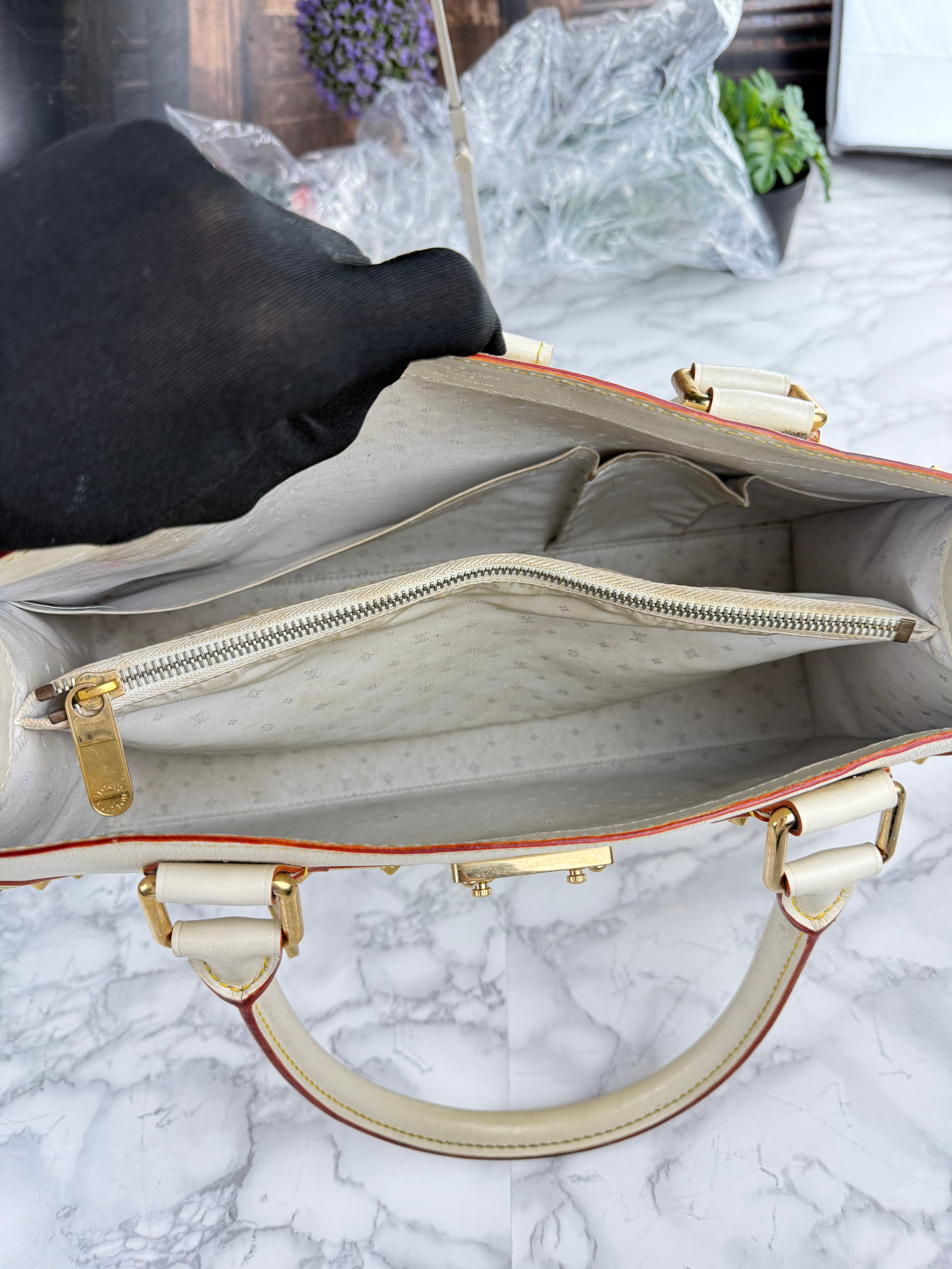 Louis Vuitton authentic bag ✅
